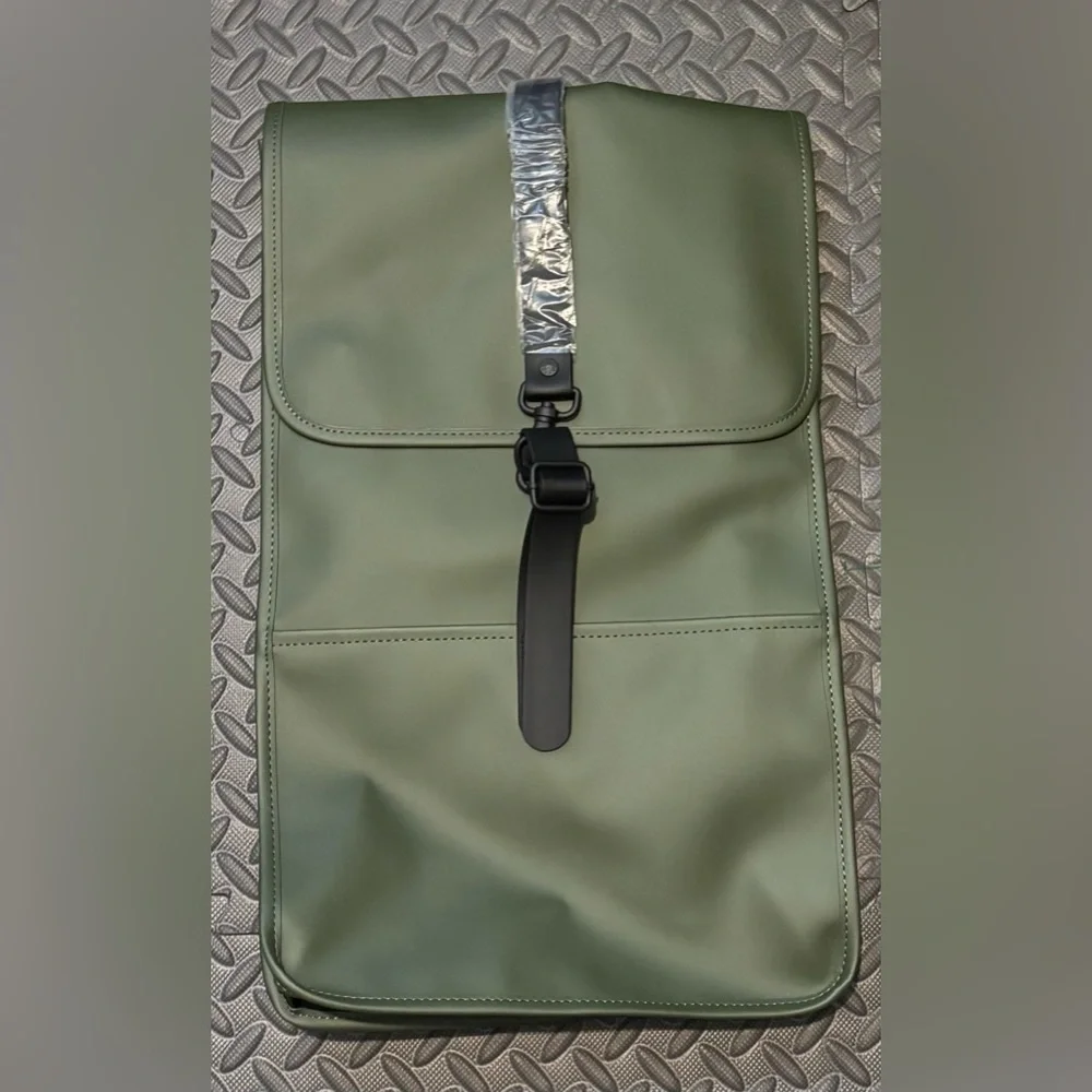 NWT Rains Unisex Evergreen Backpack Waterproof MSRP‎ 110 Functional Minimalist
